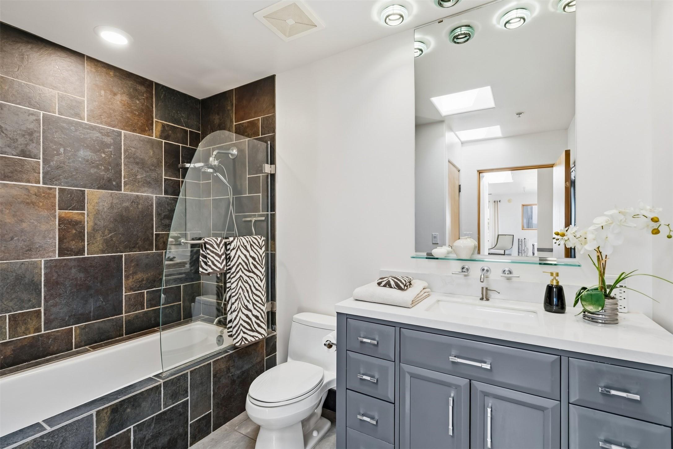 Santa Fe, New Mexico, 87505, United States, 2 Bedrooms Bedrooms, ,2 BathroomsBathrooms,Residential,For Sale,1994705