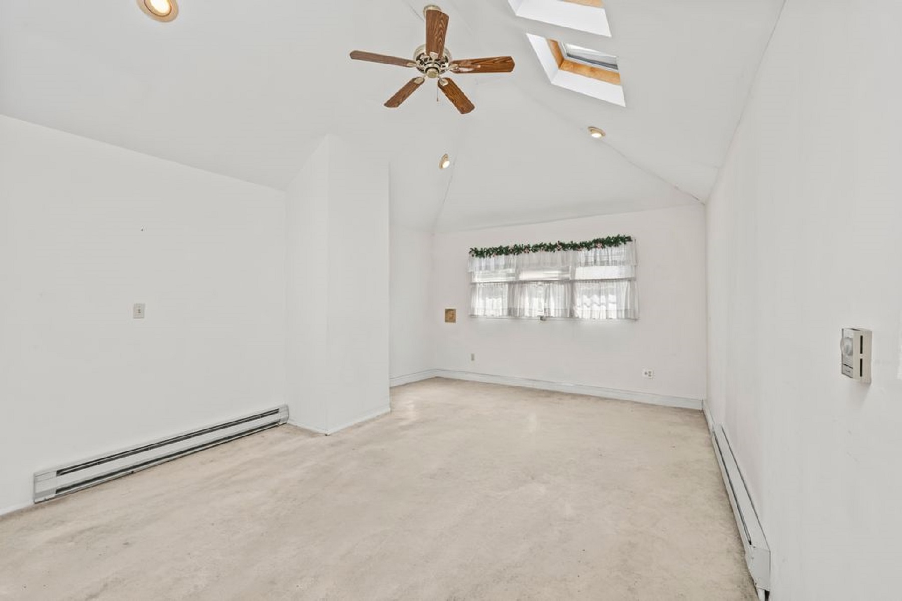  982 E42nd Street - 物件實景