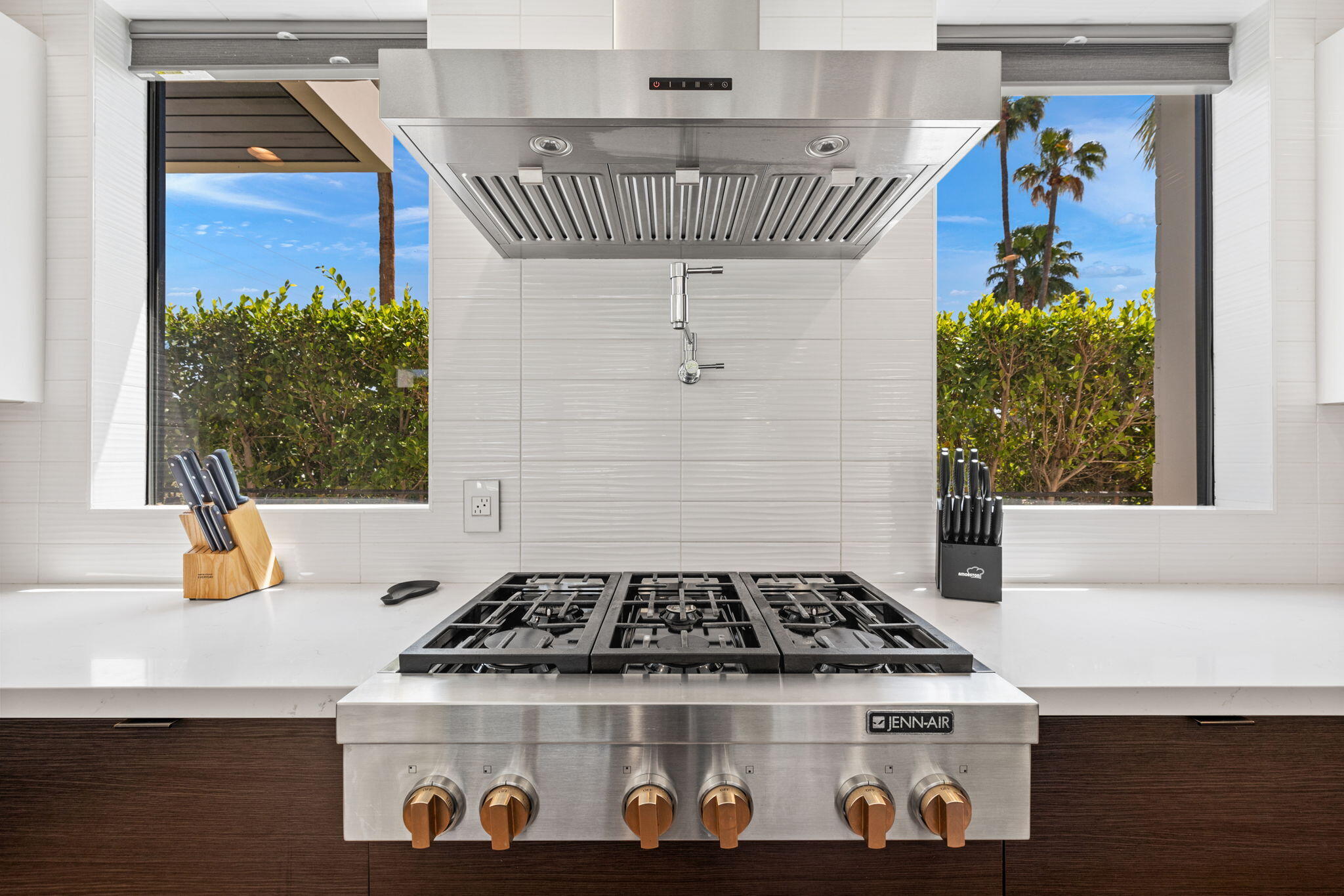 Palm Springs, California, 92262, United States, 5 Bedrooms Bedrooms, ,4 BathroomsBathrooms,Residential,For Sale,1805387