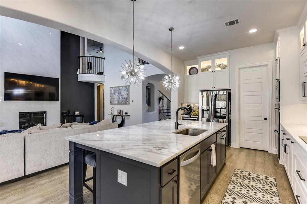 Mansfield, Texas, 76063, United States, 4 Bedrooms Bedrooms, ,4 BathroomsBathrooms,Residential,For Sale,1977903