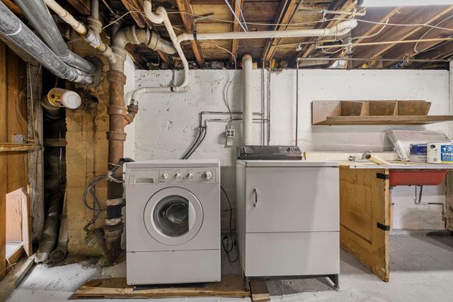 Fair Lawn, New Jersey, 07410, United States, 6 Bedrooms Bedrooms, ,2 BathroomsBathrooms,Residential,For Sale,1992419