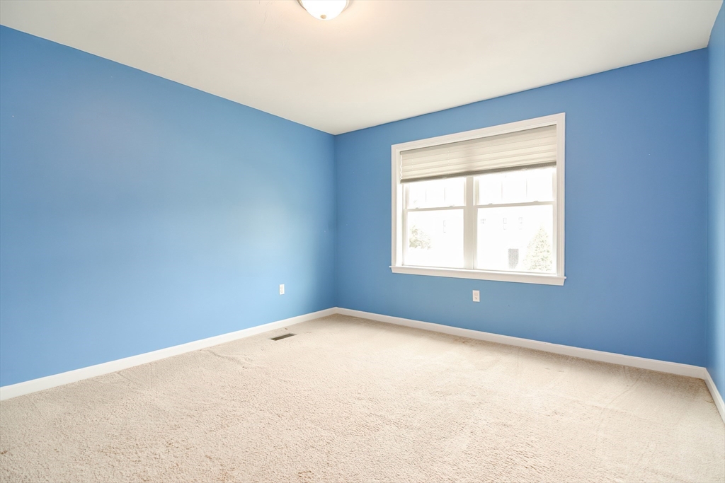 Rockland, Massachusetts, 02370, United States, 4 Bedrooms Bedrooms, ,3 BathroomsBathrooms,Residential,For Sale,1942802