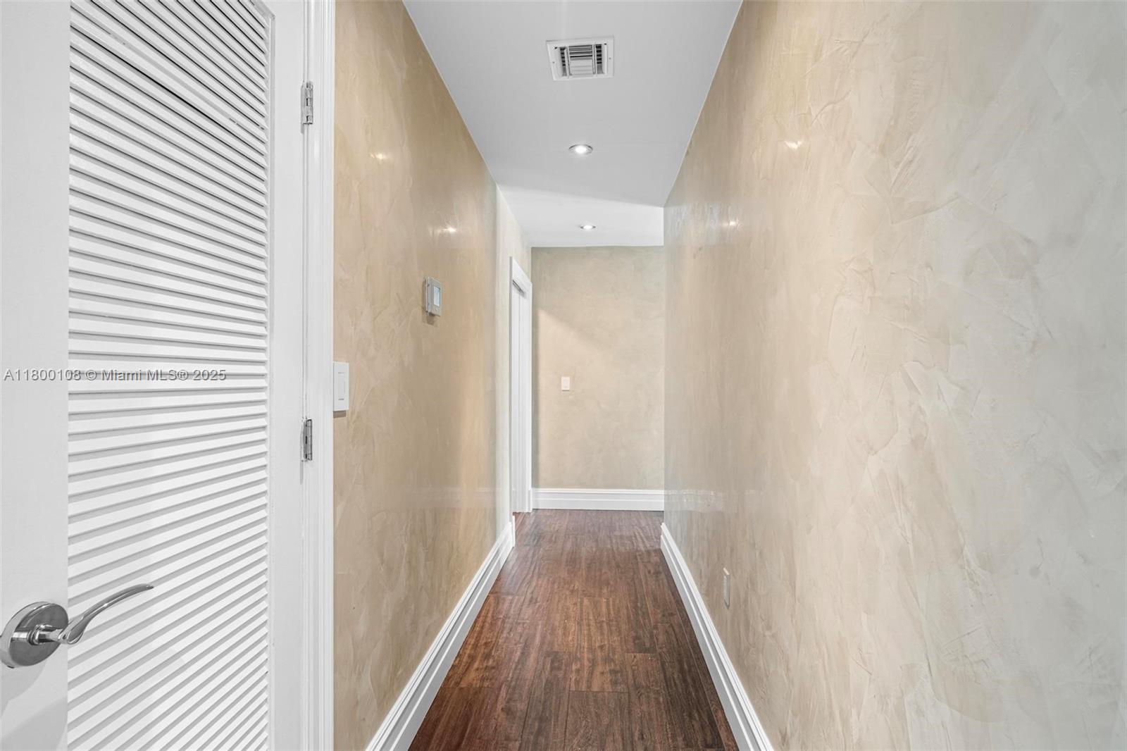 North Miami, Florida, 33181, United States, 5 Bedrooms Bedrooms, ,5 BathroomsBathrooms,Residential,For Sale,1804760