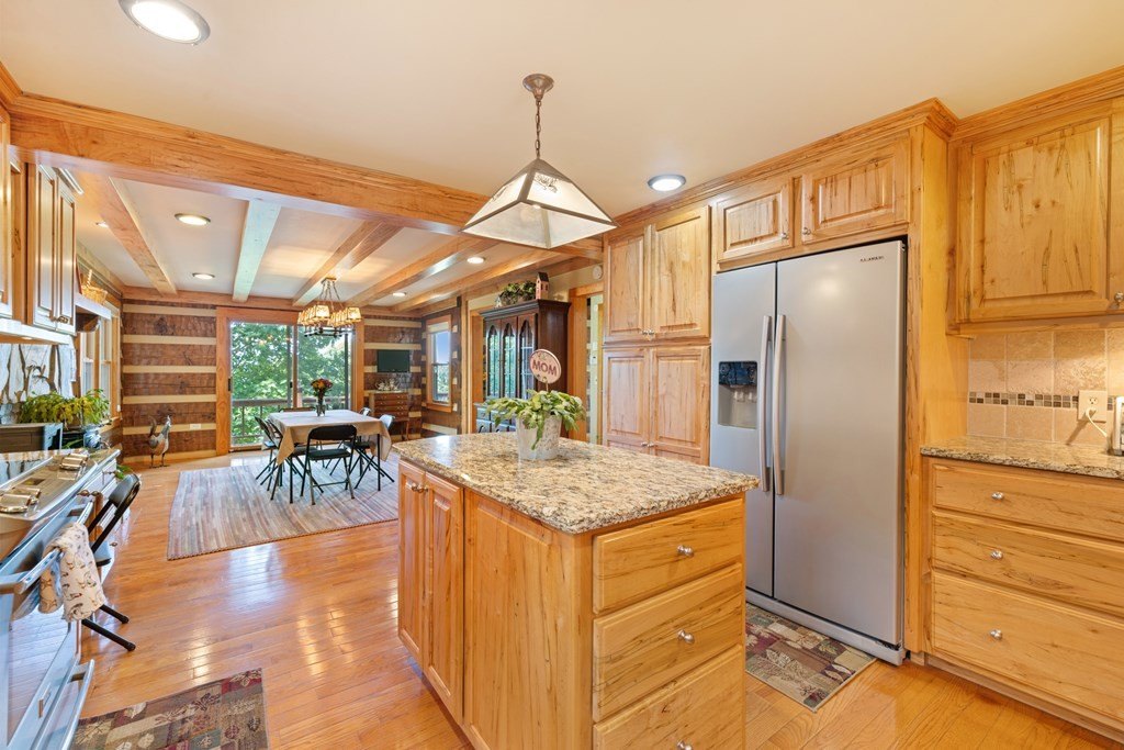 Hiawassee, Georgia, 30546, United States, 3 Bedrooms Bedrooms, ,3 BathroomsBathrooms,Residential,For Sale,1880461