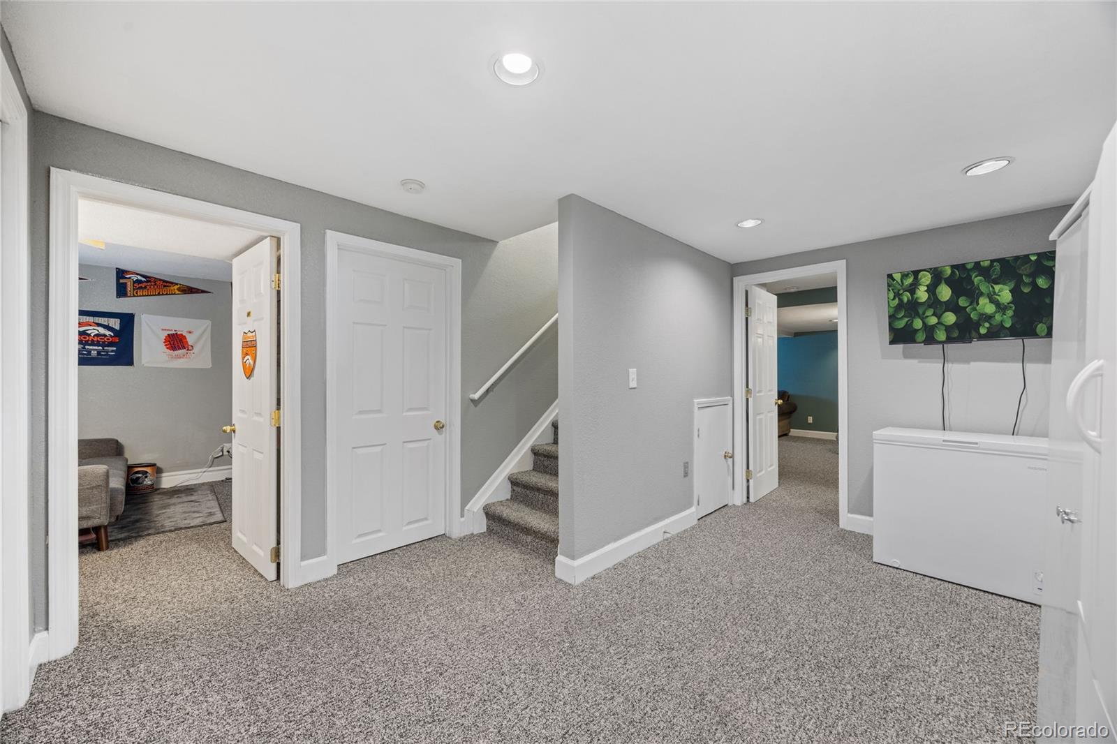 Aurora, Colorado, 80014, United States, 4 Bedrooms Bedrooms, ,2 BathroomsBathrooms,Residential,For Sale,1988194