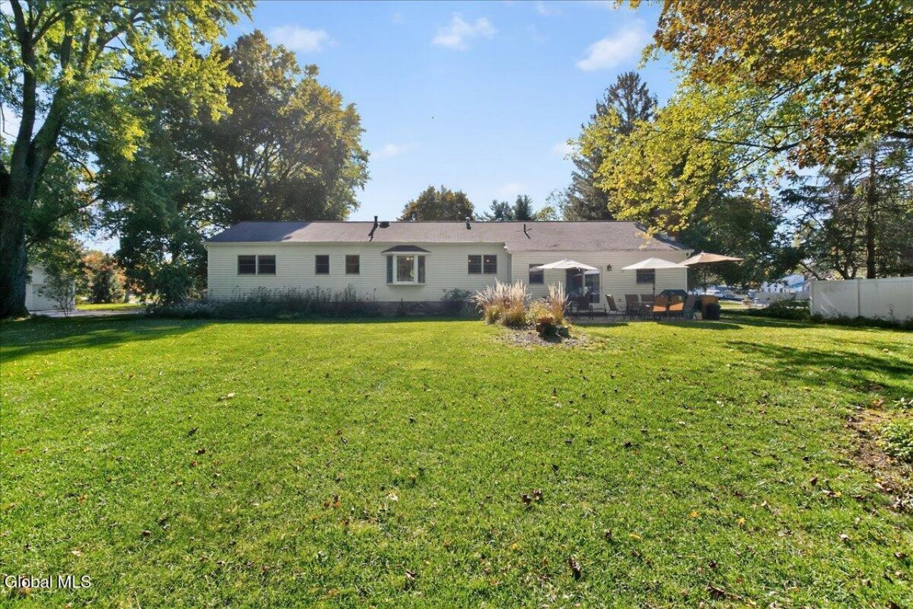 Clifton Park, New York, 12065, United States, 4 Bedrooms Bedrooms, ,3 BathroomsBathrooms,Residential,For Sale,1968691