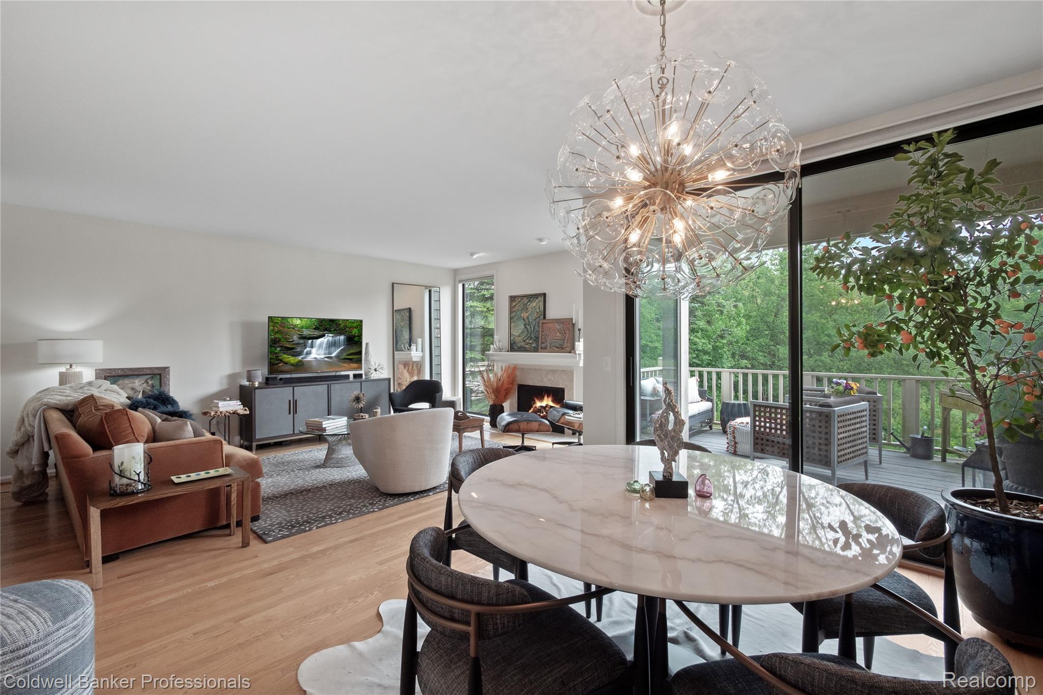 BloomfieldHills, Michigan, 48304, United States, 2 Bedrooms Bedrooms, ,4 BathroomsBathrooms,Residential,For Sale,1896256