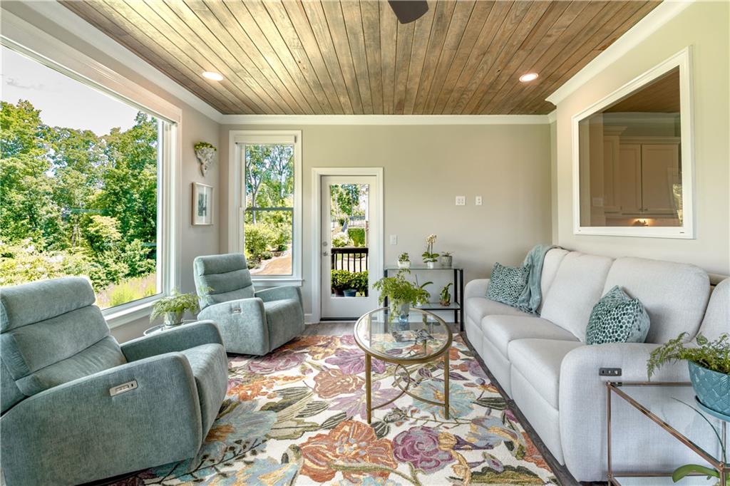 Gainesville, Georgia, 30504, United States, 3 Bedrooms Bedrooms, ,2 BathroomsBathrooms,Residential,For Sale,1937027