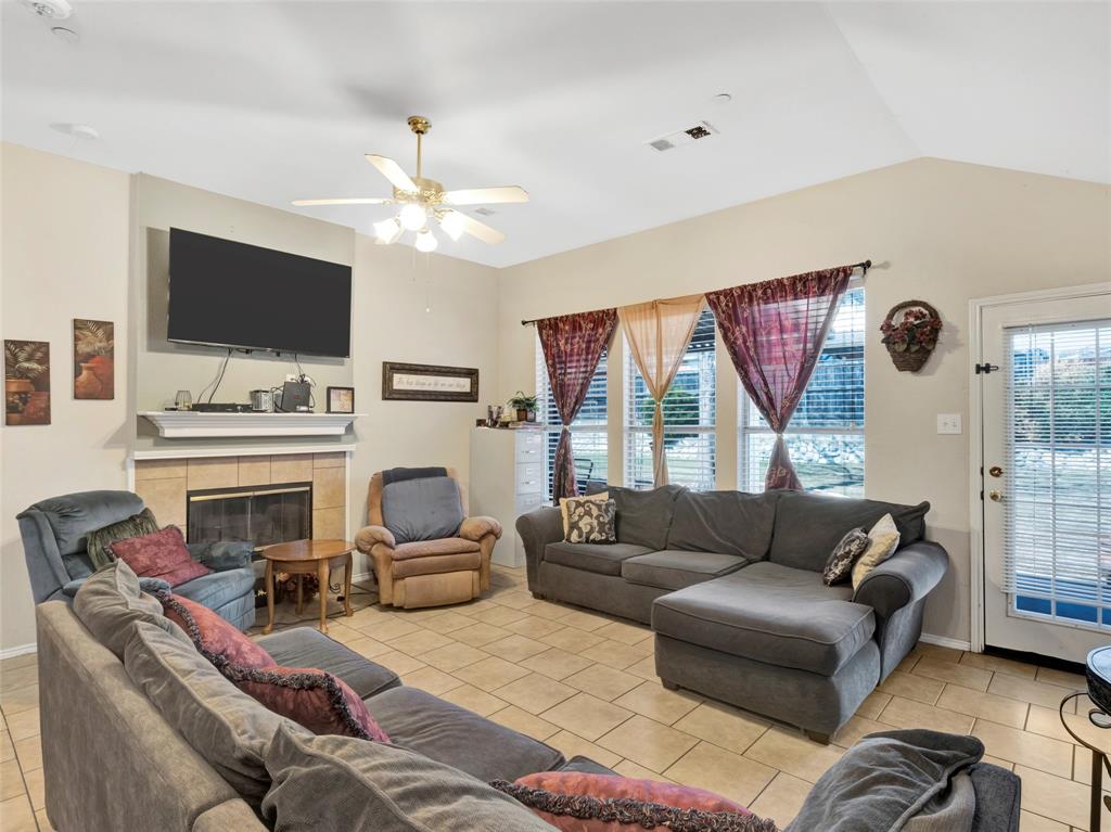 Sachse, Texas, 75048, United States, 5 Bedrooms Bedrooms, ,2 BathroomsBathrooms,Residential,For Sale,1912728