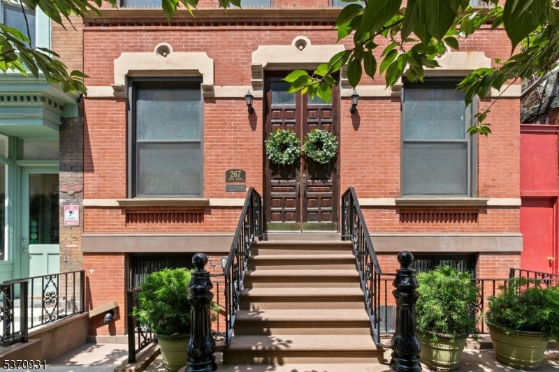 Jersey City, New Jersey, 07302, United States, 1 Bedroom Bedrooms, ,2 BathroomsBathrooms,Residential,For Sale,1942665