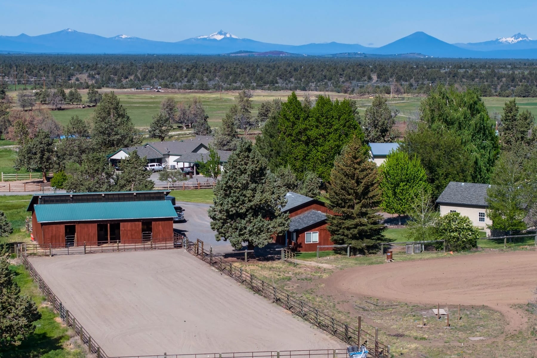  12913 S W Lark Meadow Lane Powell Butte, OR 97753 - 物件實景