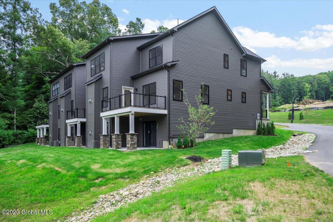 Lake George, New York, 12845, United States, 3 Bedrooms Bedrooms, ,3 BathroomsBathrooms,Residential,For Sale,1903586
