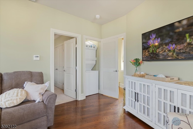 Rockaway Boro, New Jersey, 07866-3003, United States, 2 Bedrooms Bedrooms, ,Residential,For Sale,1936979