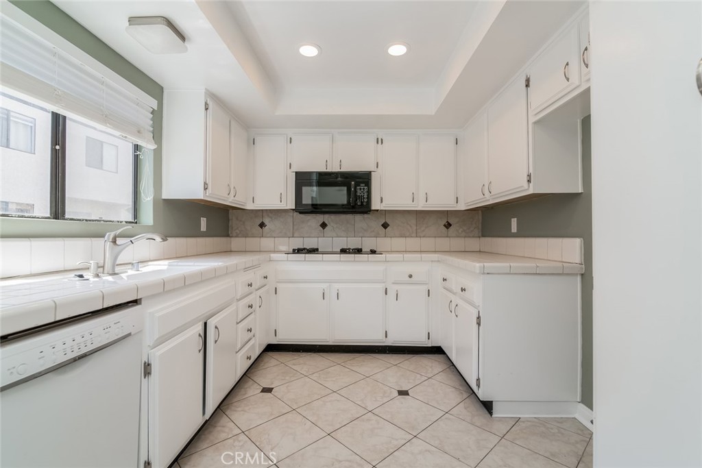 Woodland Hills, California, 91367, United States, 3 Bedrooms Bedrooms, ,3 BathroomsBathrooms,Residential,For Sale,1838011