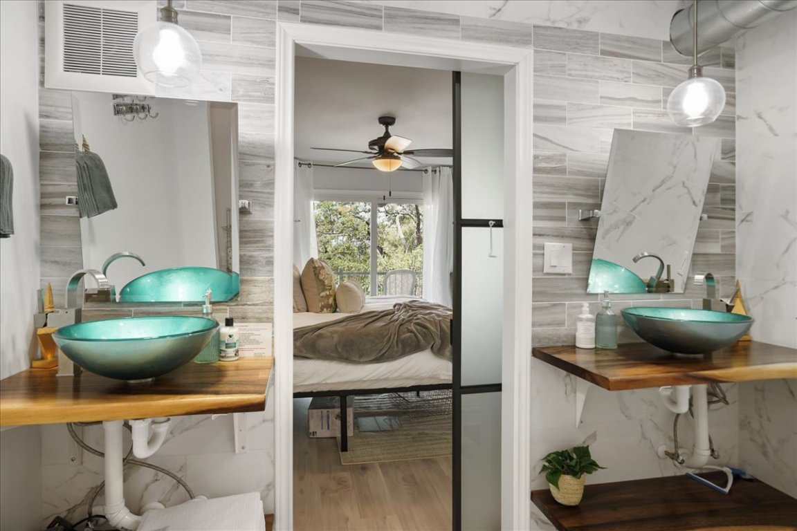 Point Venture, Texas, 78645, United States, 5 Bedrooms Bedrooms, ,4 BathroomsBathrooms,Residential,For Sale,1840855