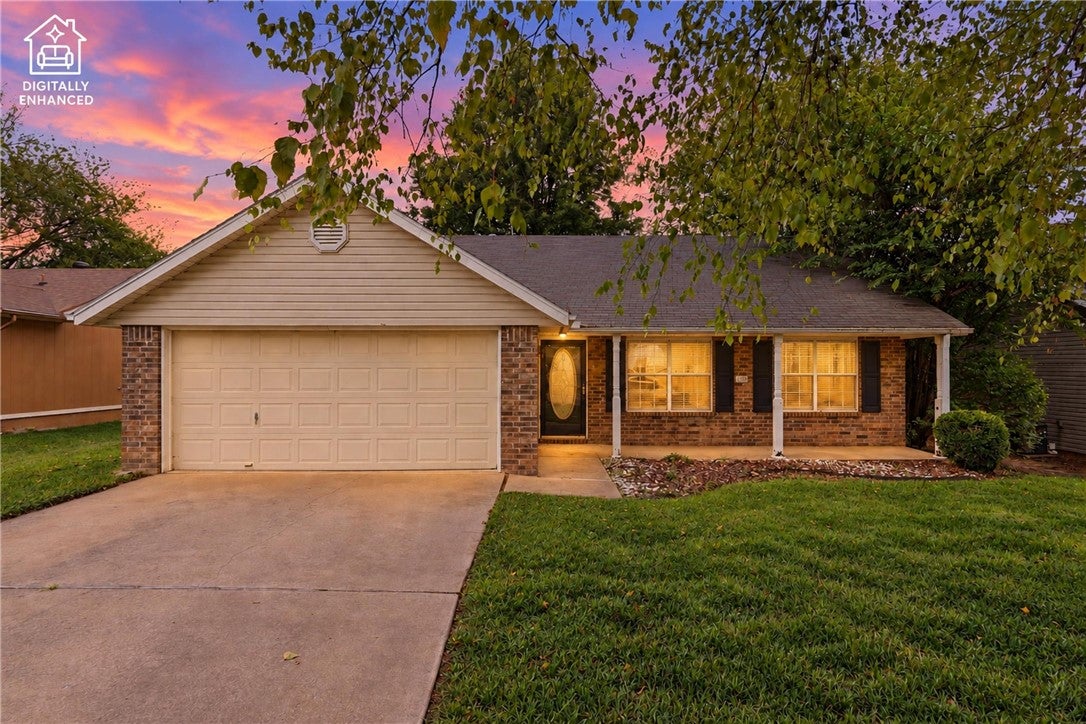 Shale St, Fayetteville, AR 72704