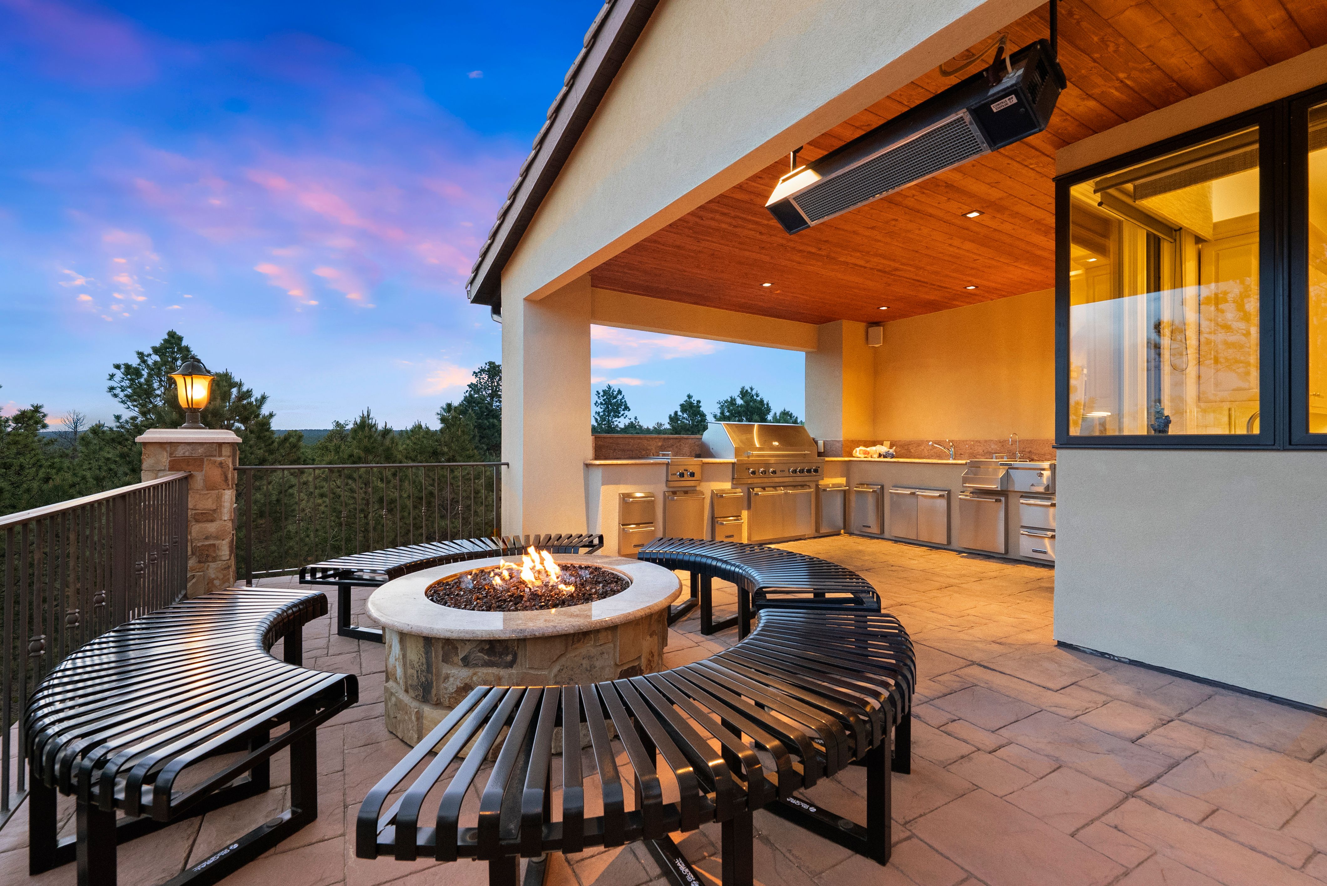  Extraordinary legacy estate on 2.59 private acres in Cathedral Pines - 物件實景