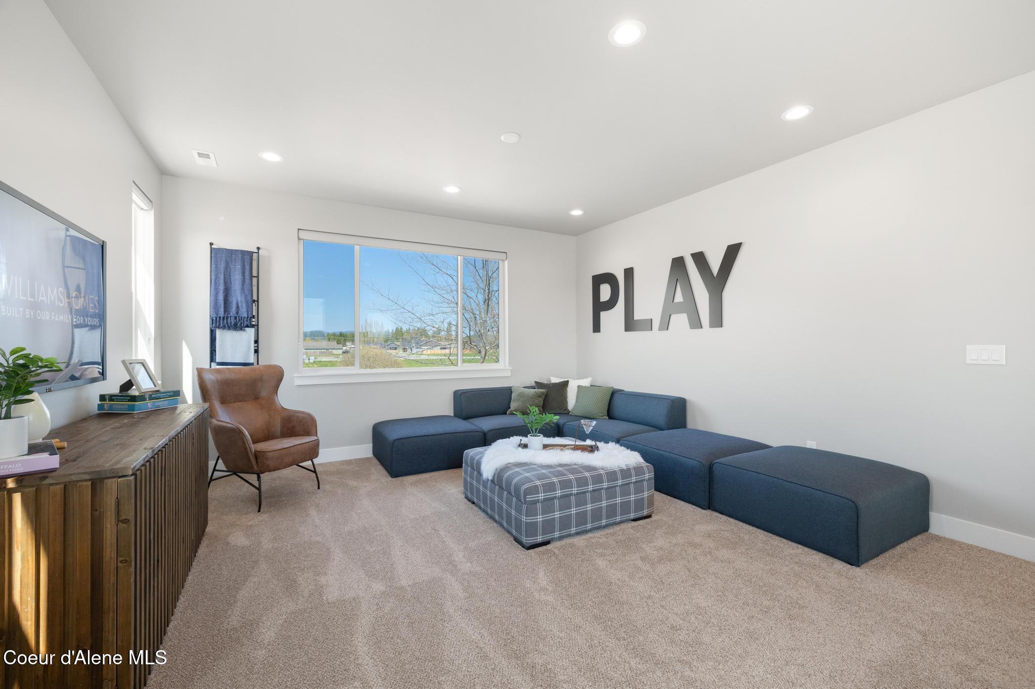 Sandpoint, Idaho, 83864, United States, 4 Bedrooms Bedrooms, ,3 BathroomsBathrooms,Residential,For Sale,1991362