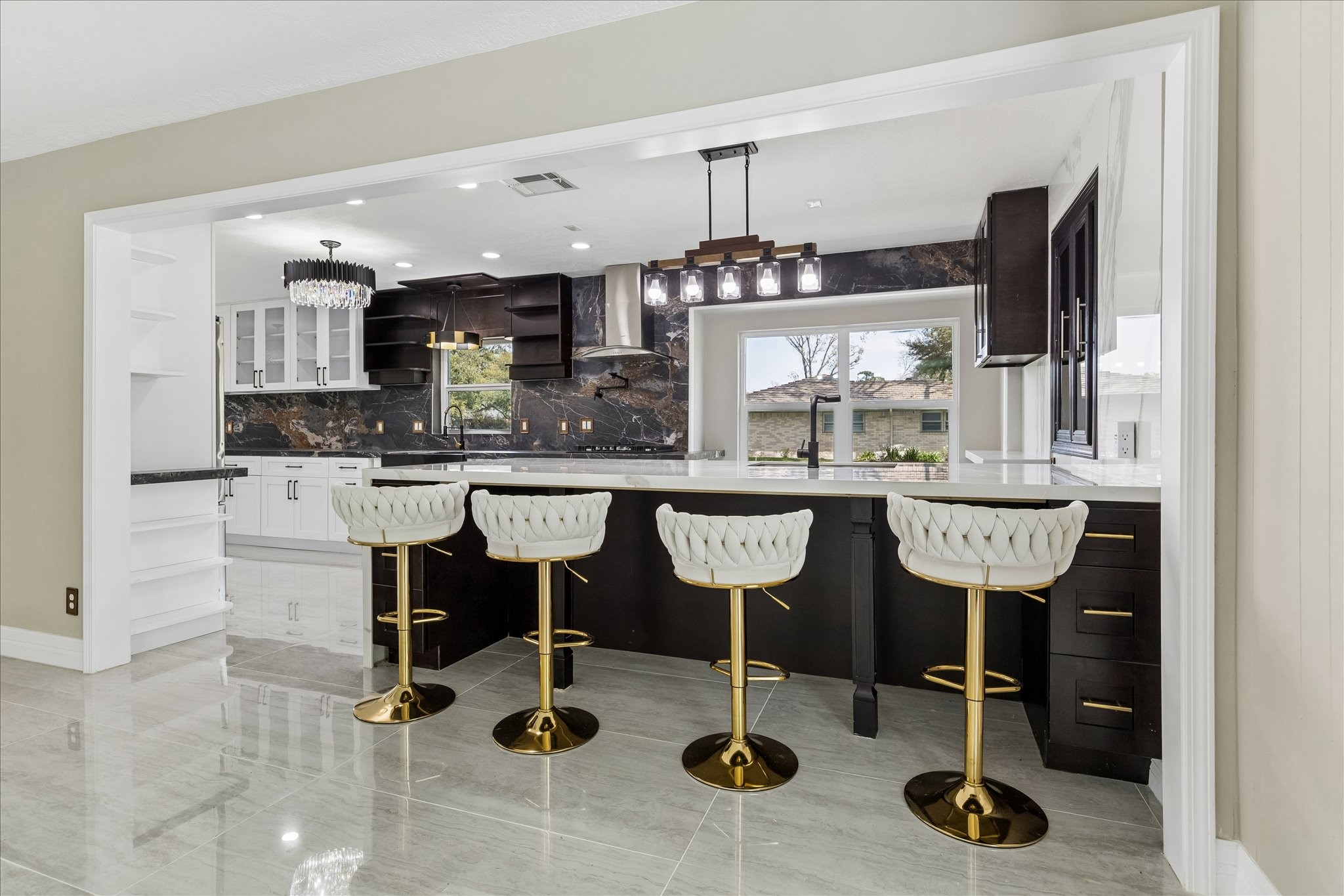  2302 Brooktree Drive - 物件實景