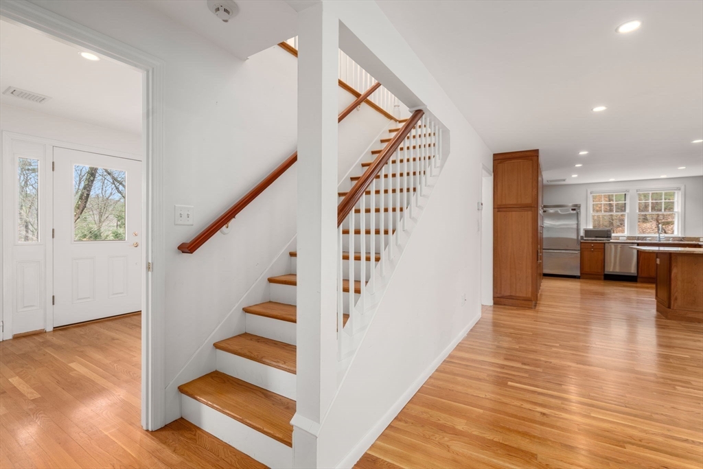 Weston, Massachusetts, 02493, United States, 4 Bedrooms Bedrooms, ,4 BathroomsBathrooms,Residential,For Sale,1947070
