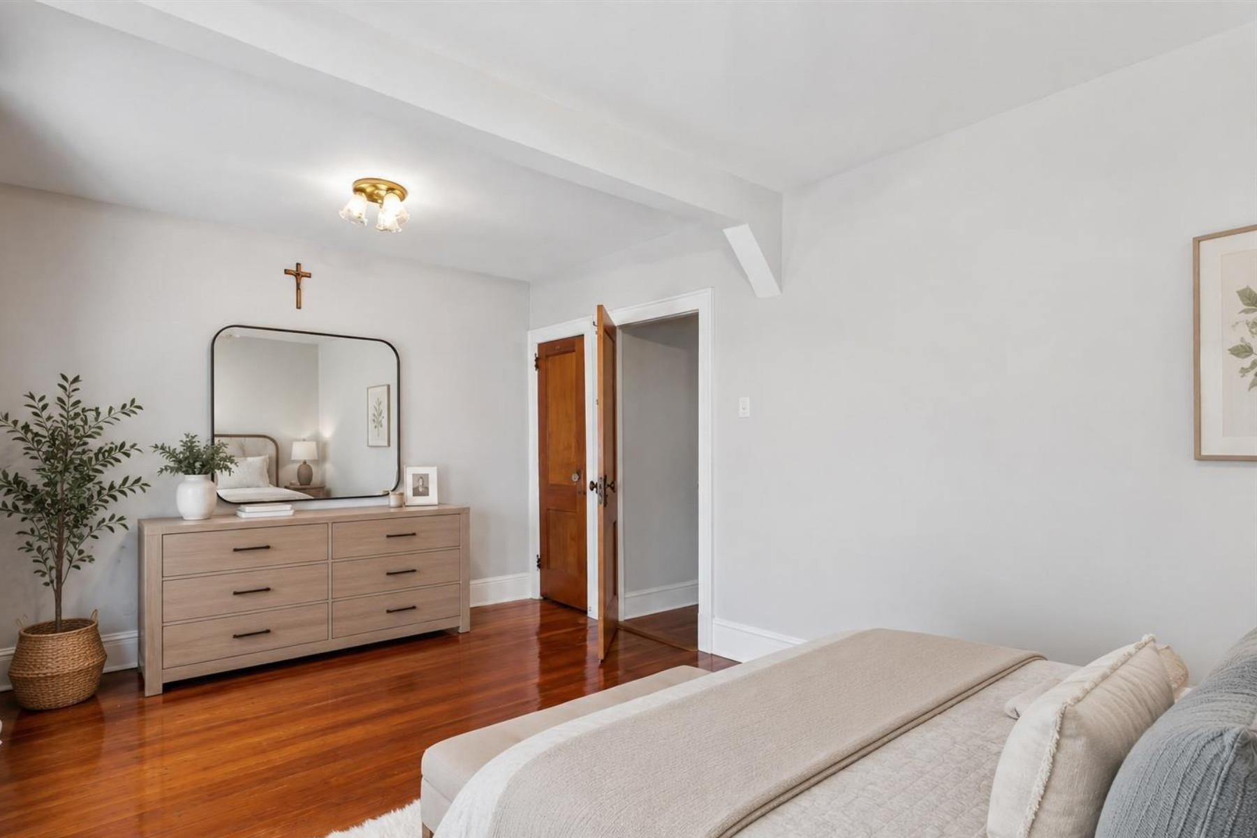 6928 Woodhaven Boulevard, Rego Park, NY, 11374 - 物件實景