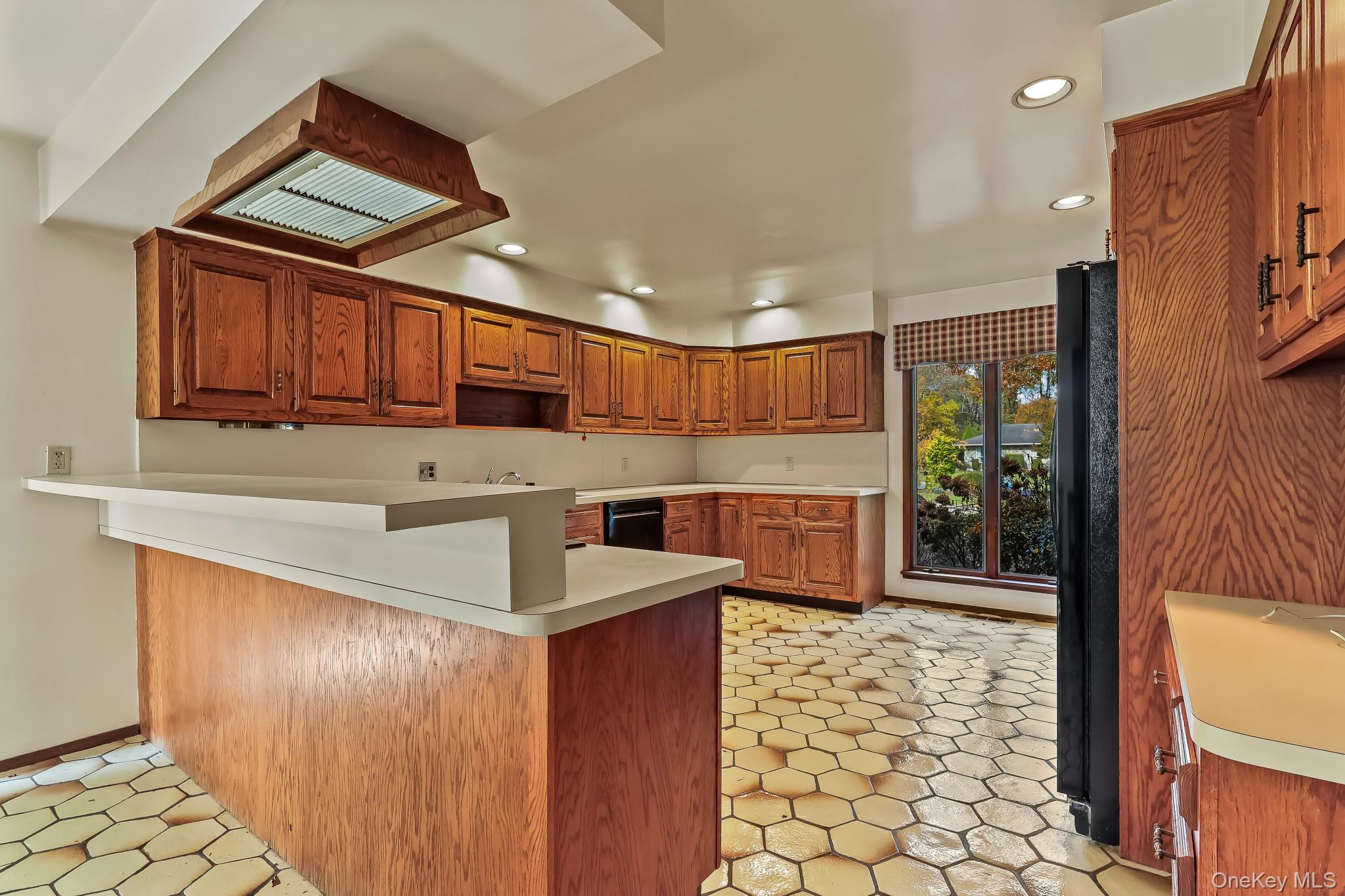 Harrison, New York, 10528, United States, 4 Bedrooms Bedrooms, ,5 BathroomsBathrooms,Residential,For Sale,1989402