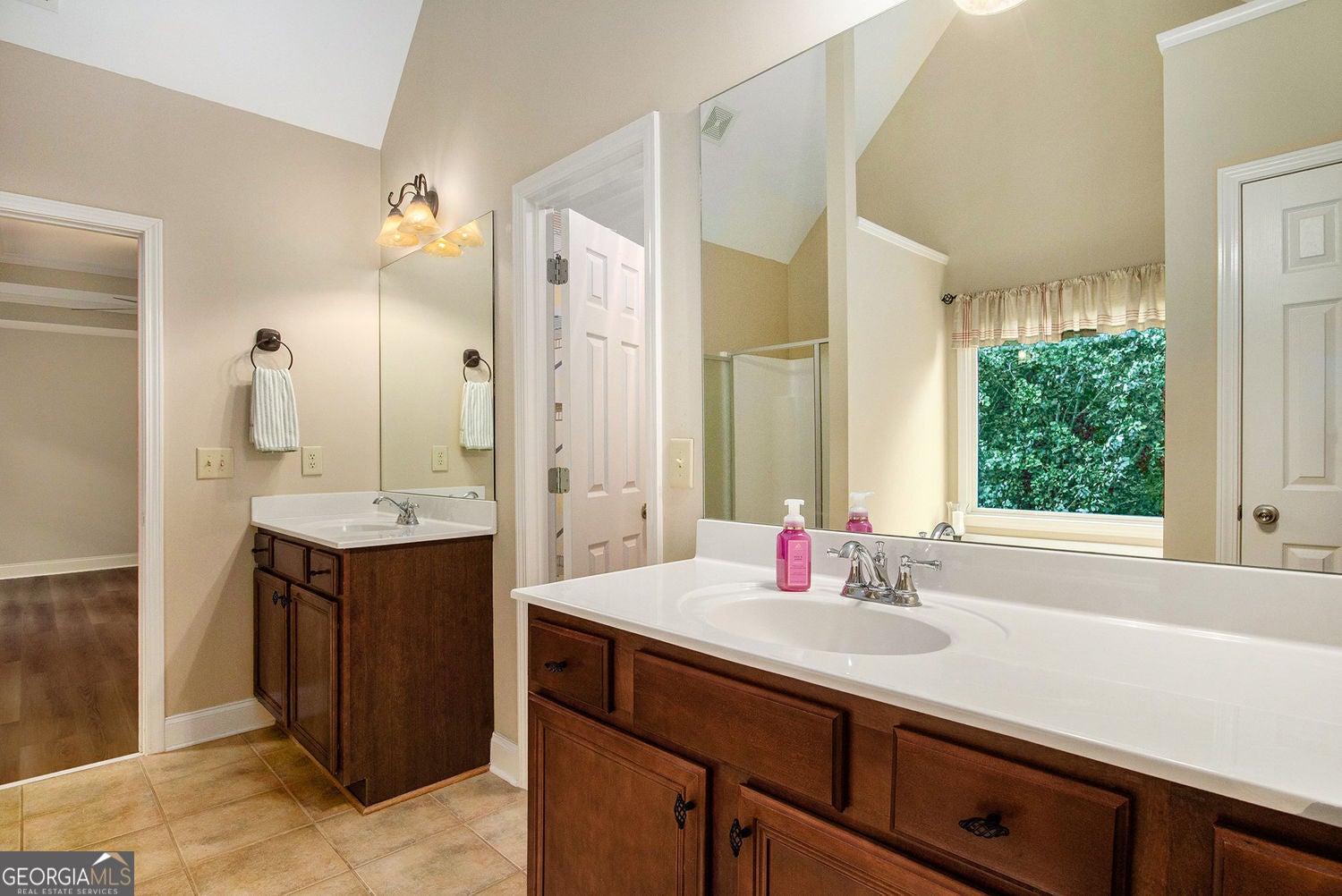 DAWSONVILLE, Georgia, 30534, United States, 3 Bedrooms Bedrooms, ,3 BathroomsBathrooms,Residential,For Sale,1894600