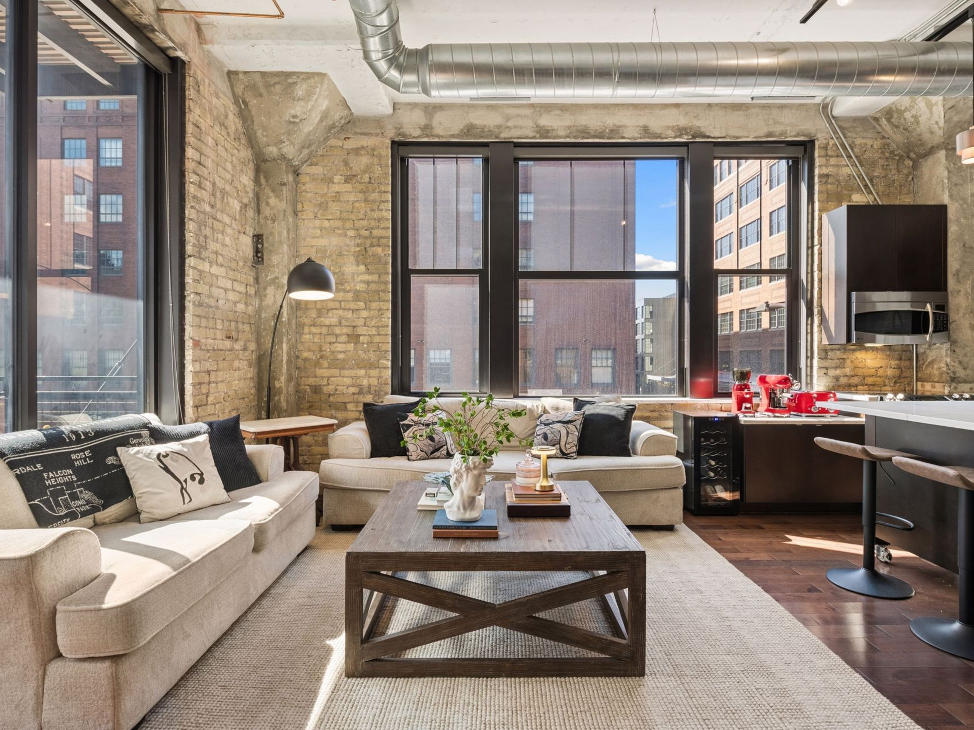  Iconic Corner Loft in Coveted North Loop - 物件實景