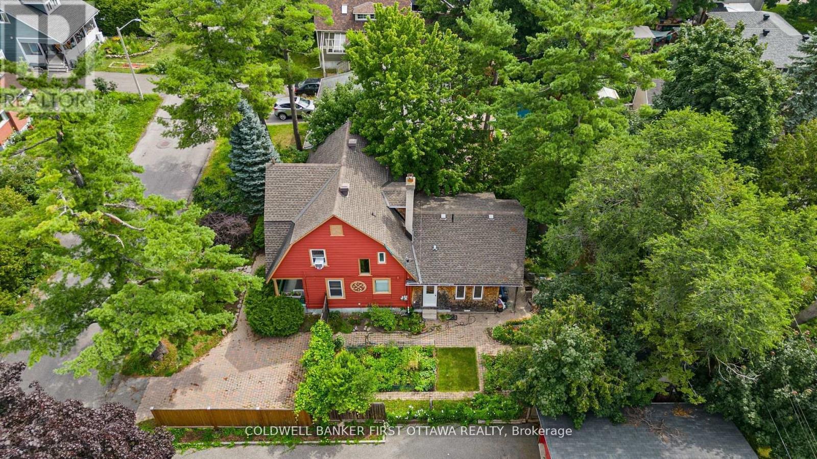OTTAWA, Ontario, K2B 6Y5, CA, 3 Bedrooms Bedrooms, ,2 BathroomsBathrooms,Residential,For Sale,1903613