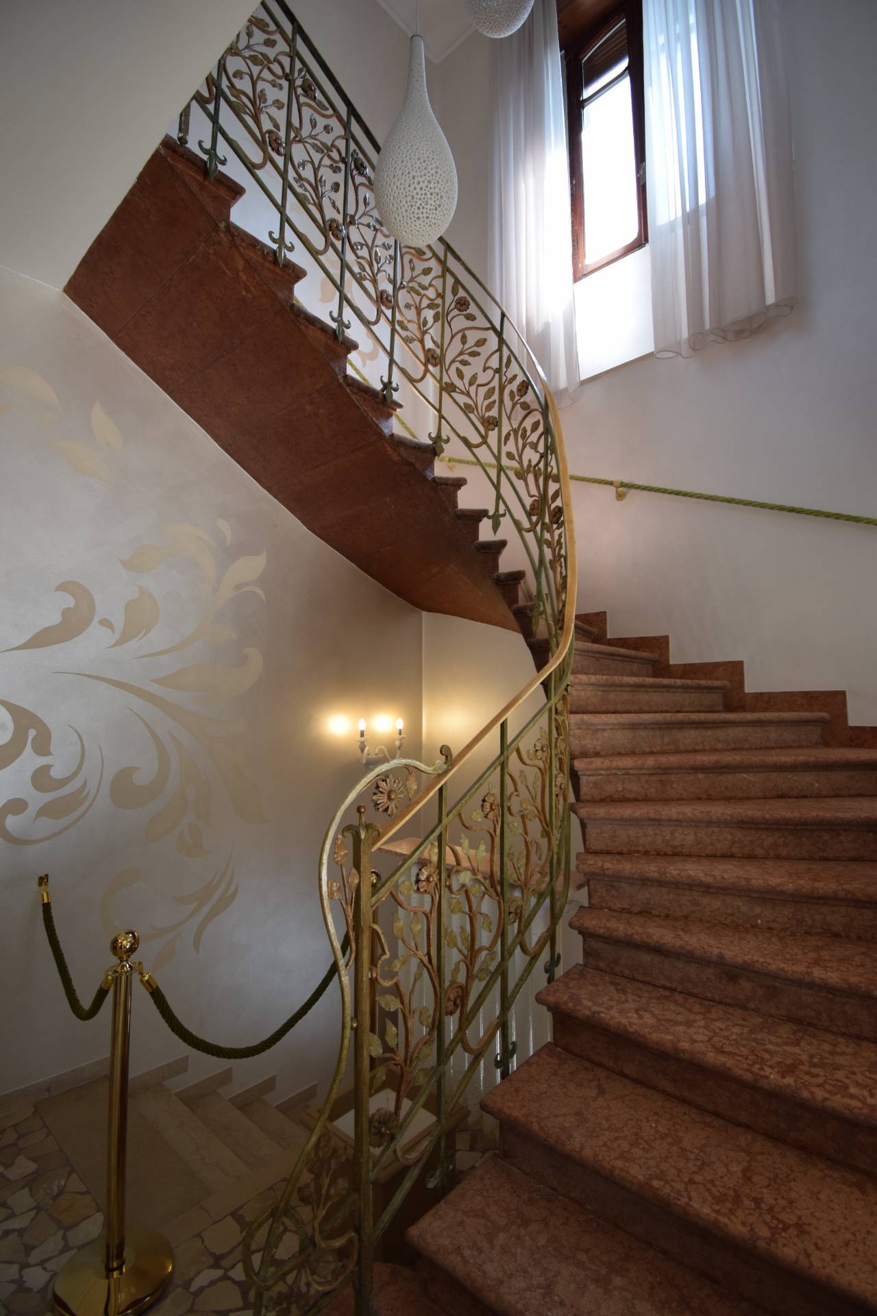 Desenzano del Garda, Brescia, 25015, IT, 4 Bedrooms Bedrooms, ,4 BathroomsBathrooms,Residential,For Sale,1826447