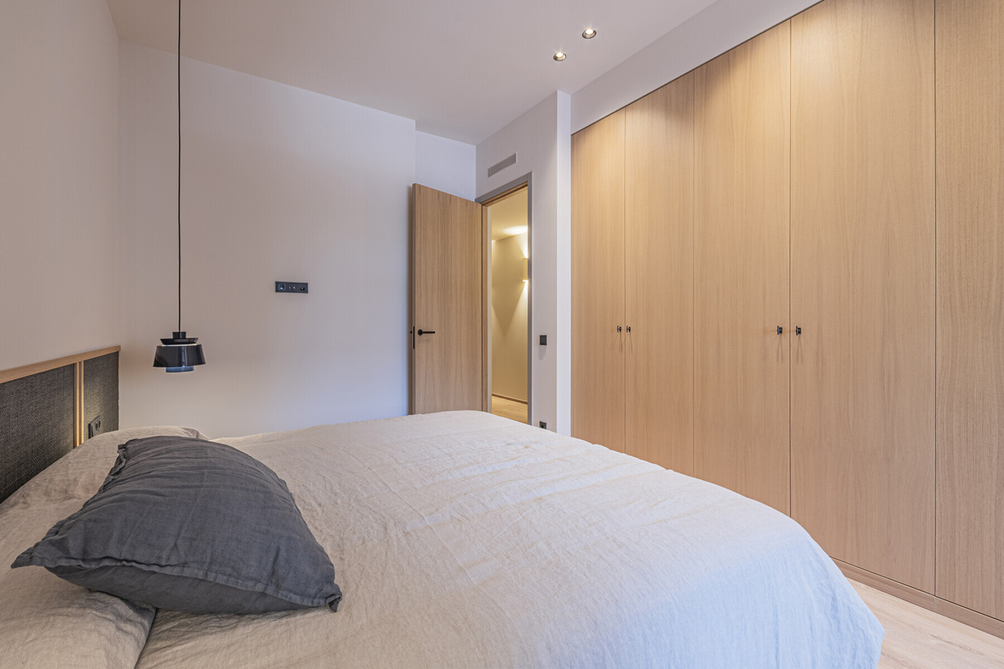  Modernist flat in Eixample with premium finishes in the Quadrat d