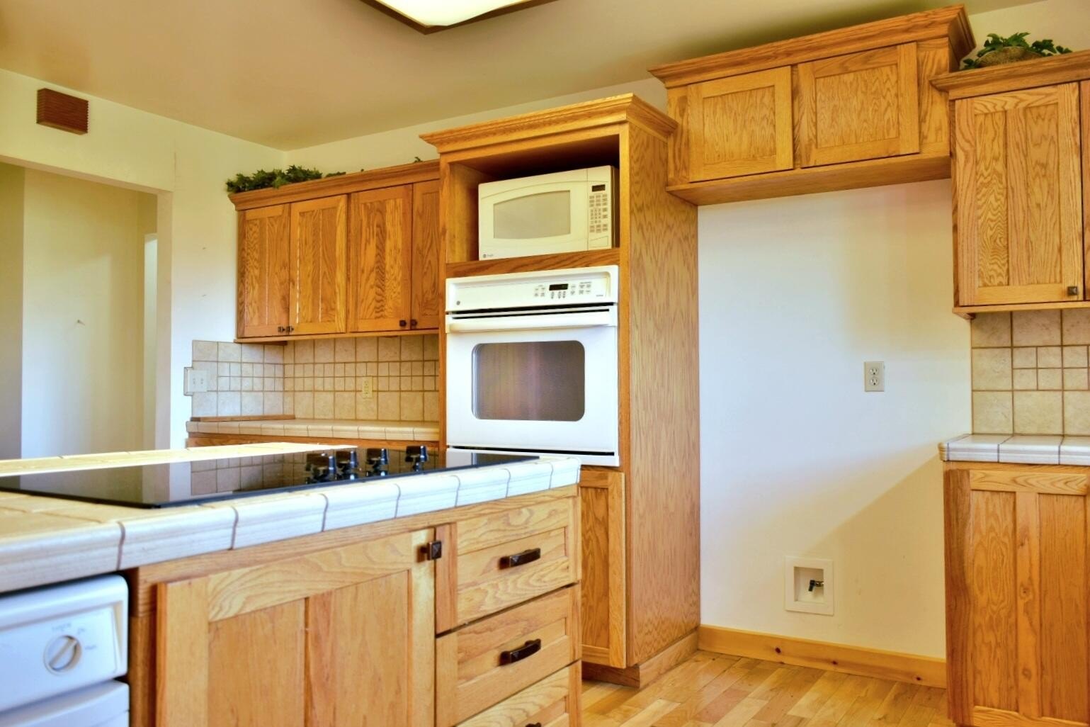 Cave Junction, Oregon, 97523, United States, 3 Bedrooms Bedrooms, ,3 BathroomsBathrooms,Residential,For Sale,1975674