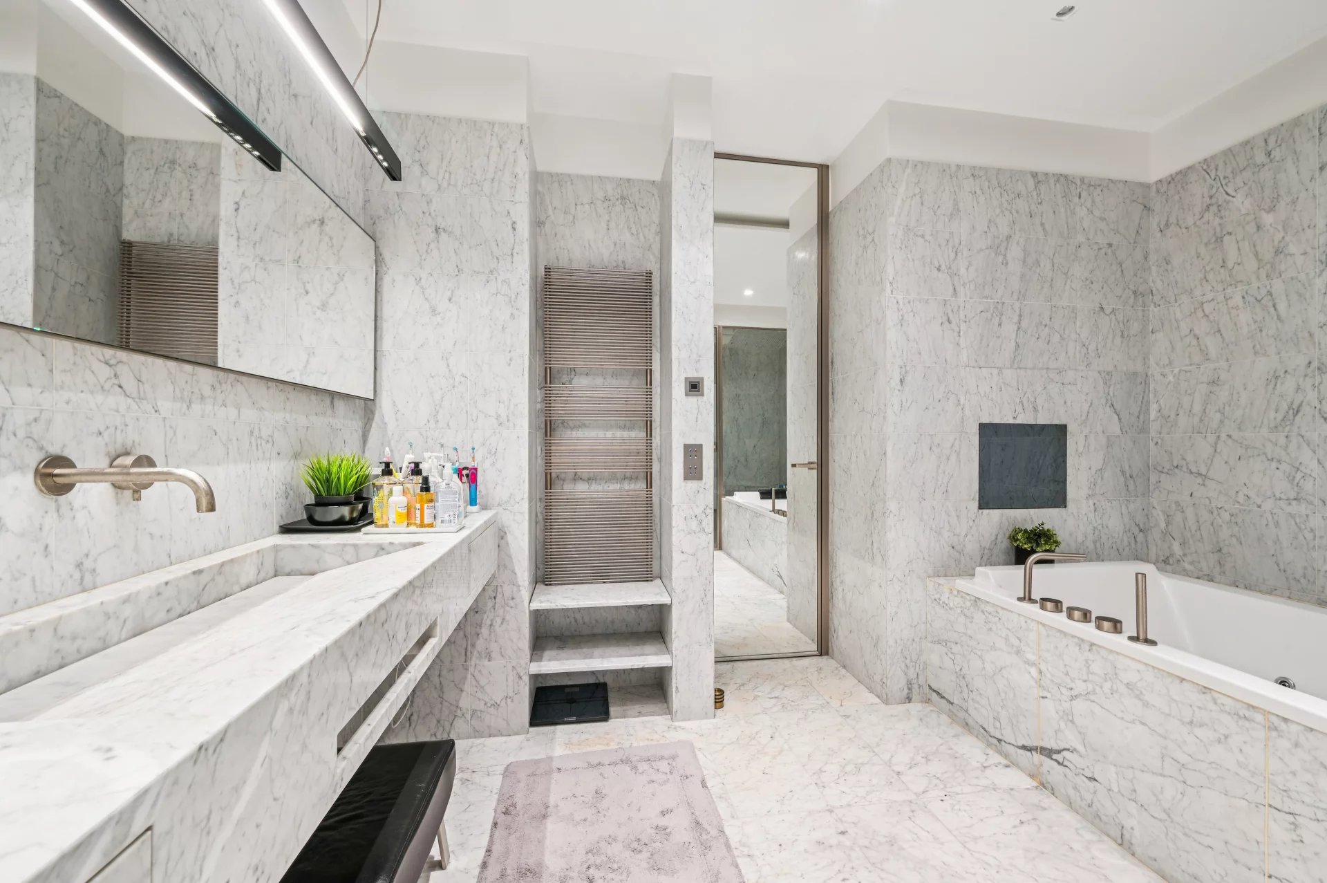 Paris 16th, Île-de-France, 75016, FR, 2 Bedrooms Bedrooms, ,1 BathroomBathrooms,Residential,For Sale,2002081