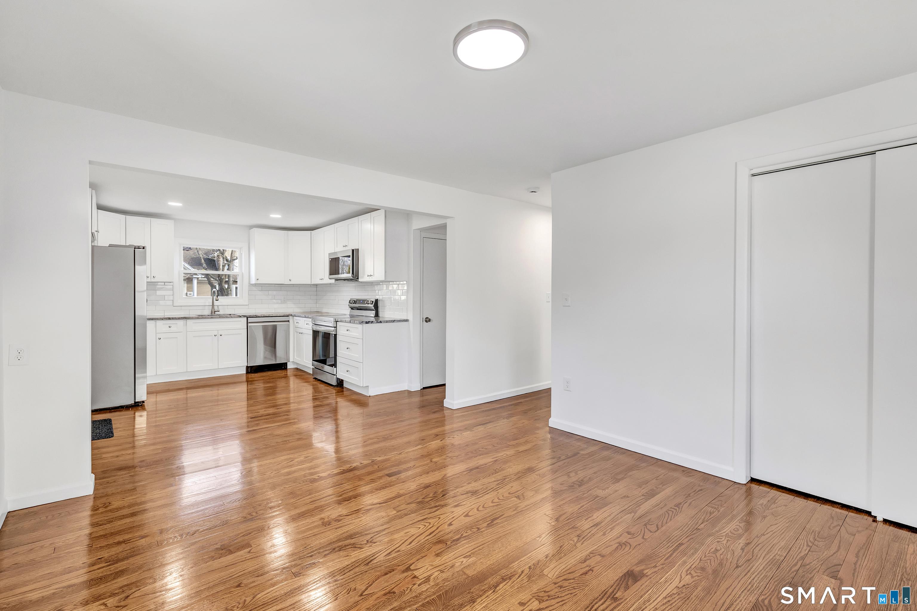 North Haven, Connecticut, 06473, United States, 3 Bedrooms Bedrooms, ,3 BathroomsBathrooms,Residential,For Sale,2011672