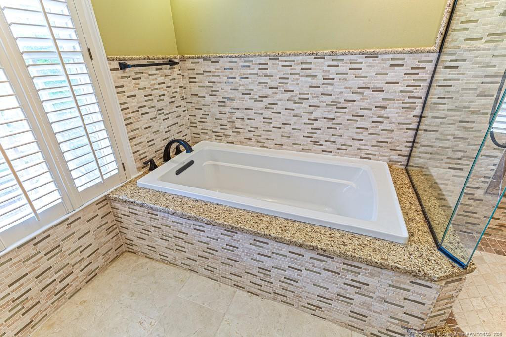 Fayetteville, North Carolina, 28303, United States, 4 Bedrooms Bedrooms, ,4 BathroomsBathrooms,Residential,For Sale,1912037