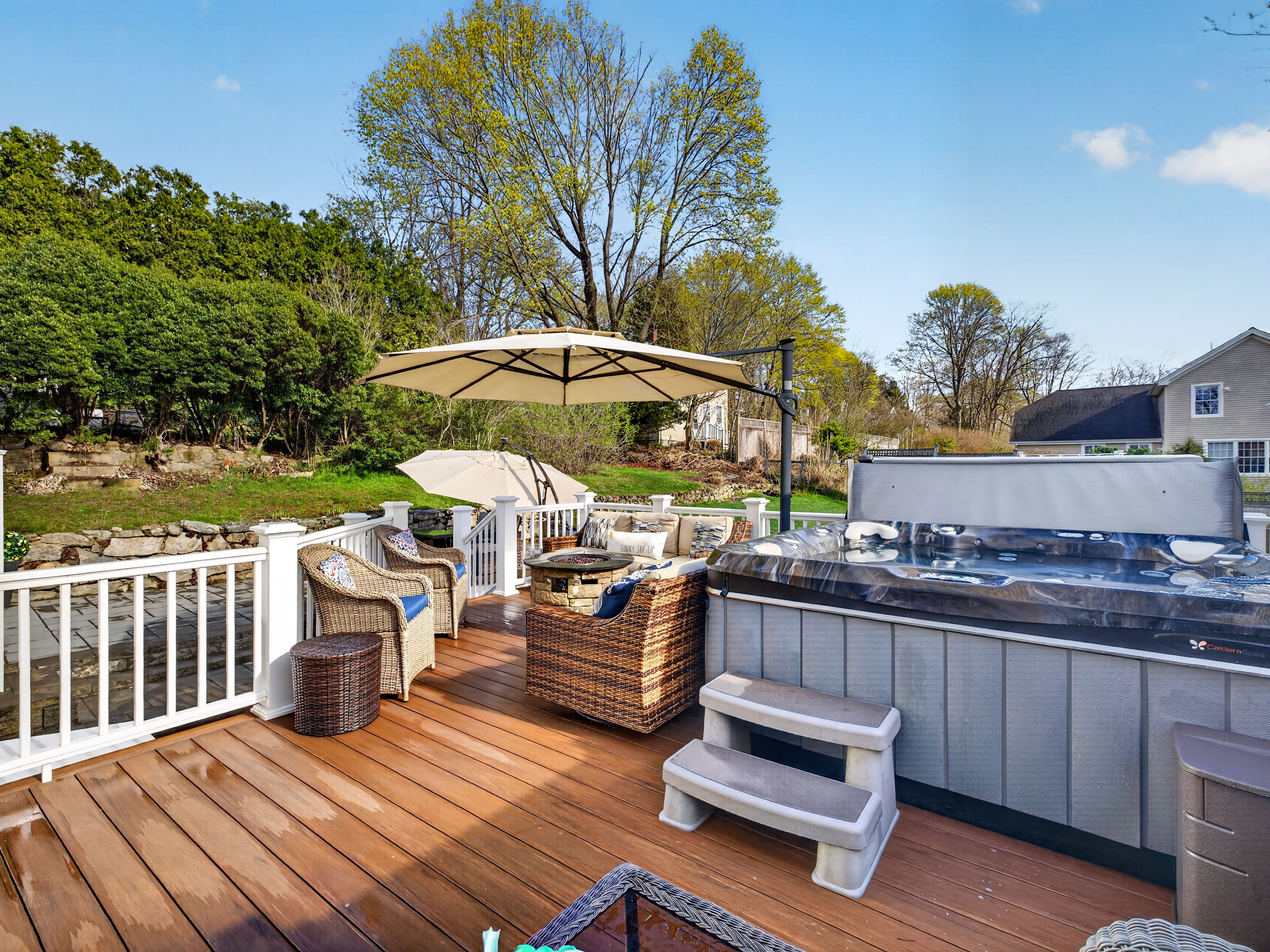  Refined Character & Private Outdoor Retreat in Heart of Mystic - 物件實景