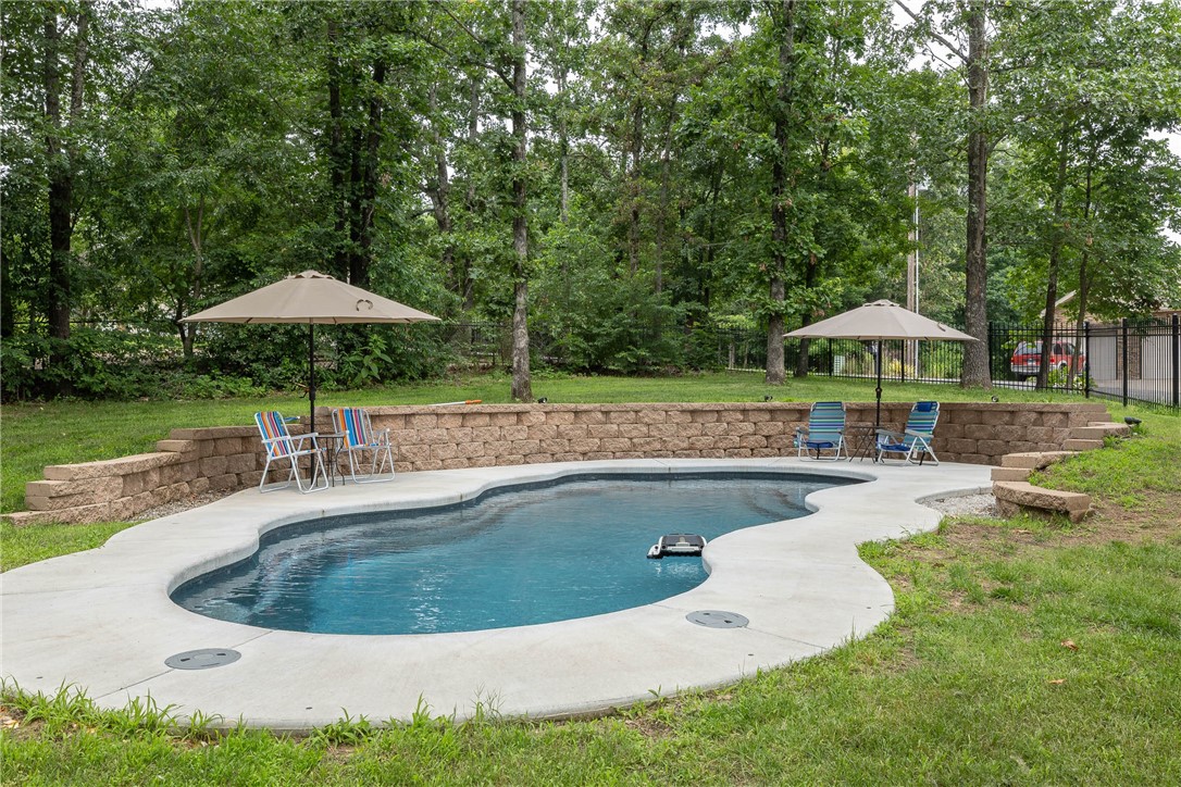 Bella Vista, Arkansas, 72715, United States, 3 Bedrooms Bedrooms, ,4 BathroomsBathrooms,Residential,For Sale,1941040