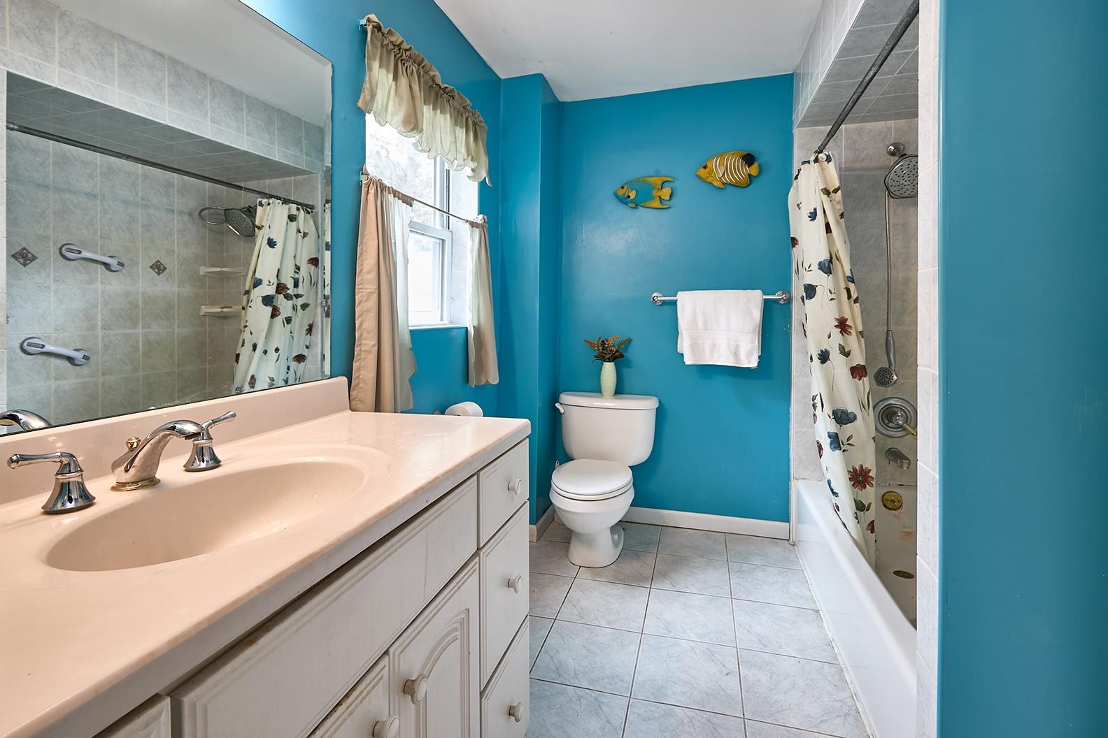 Merrick, New York, 11566, United States, 4 Bedrooms Bedrooms, ,2 BathroomsBathrooms,Residential,For Sale,1923596