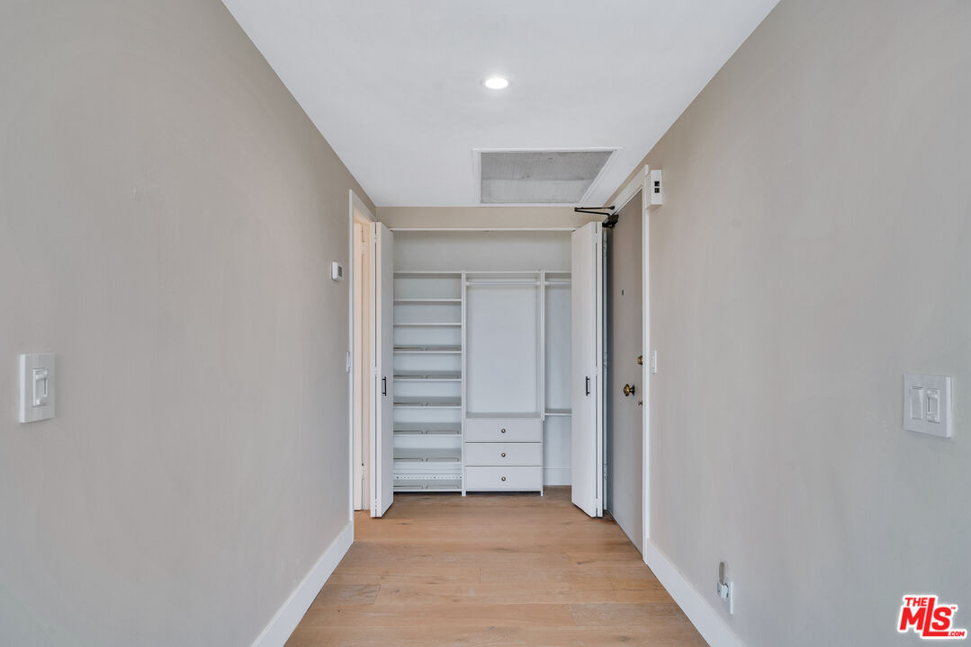 Los Angeles, California, 90024, United States, 2 Bedrooms Bedrooms, ,2 BathroomsBathrooms,Residential,For Sale,1891333