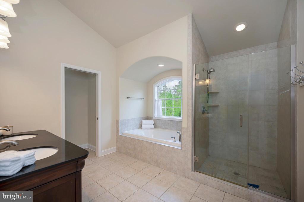 Stafford, Virginia, 22554, United States, 5 Bedrooms Bedrooms, ,5 BathroomsBathrooms,Residential,For Sale,2047982