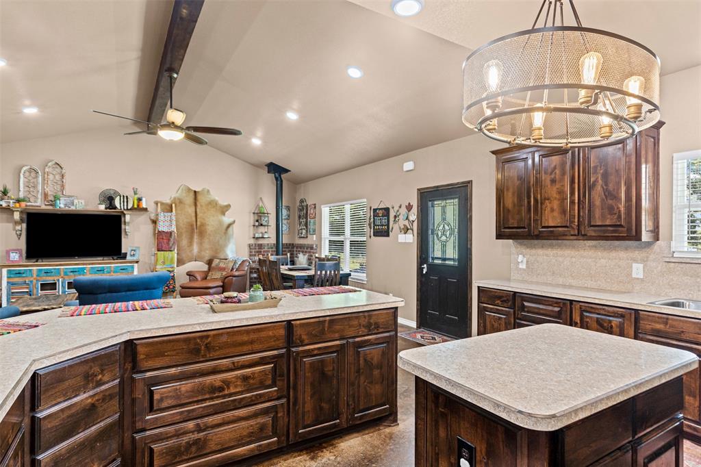 Covington, Texas, 76636, United States, 4 Bedrooms Bedrooms, ,2 BathroomsBathrooms,Residential,For Sale,1847211