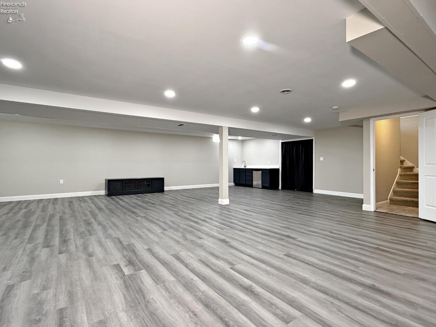 McComb, Ohio, 45858, United States, 4 Bedrooms Bedrooms, ,4 BathroomsBathrooms,Residential,For Sale,1978149