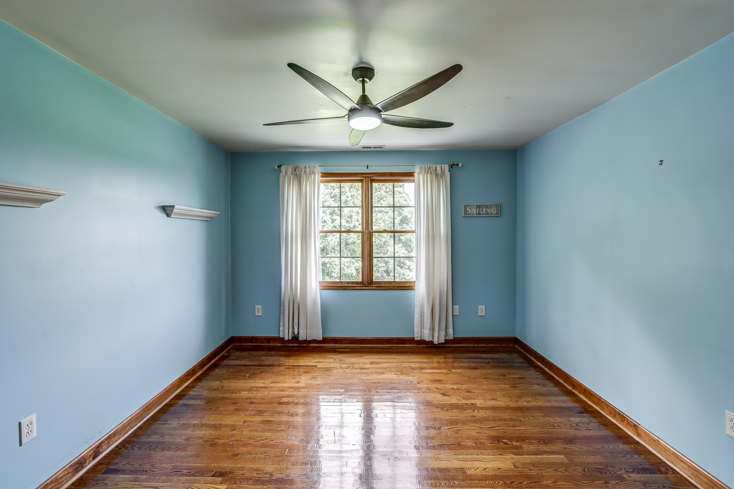 Appomattox, Virginia, 24522, United States, 4 Bedrooms Bedrooms, ,Residential,For Sale,1905819