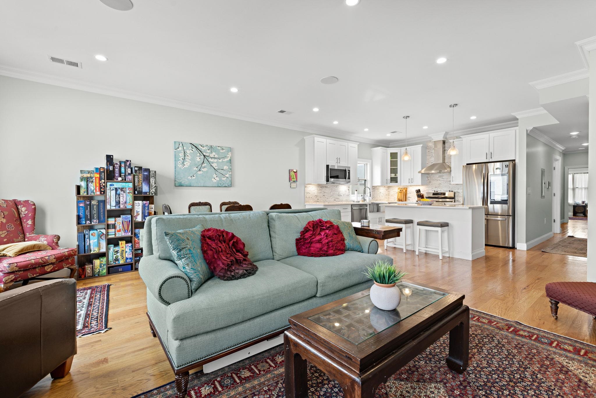 Jersey City, New Jersey, 07307, United States, 3 Bedrooms Bedrooms, ,2 BathroomsBathrooms,Residential,For Sale,1865294