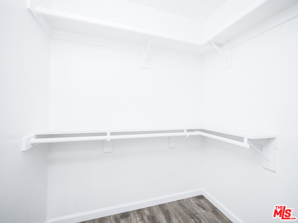 Los Angeles, California, 90066, United States, 4 Bedrooms Bedrooms, ,Residential,For Sale,1705124