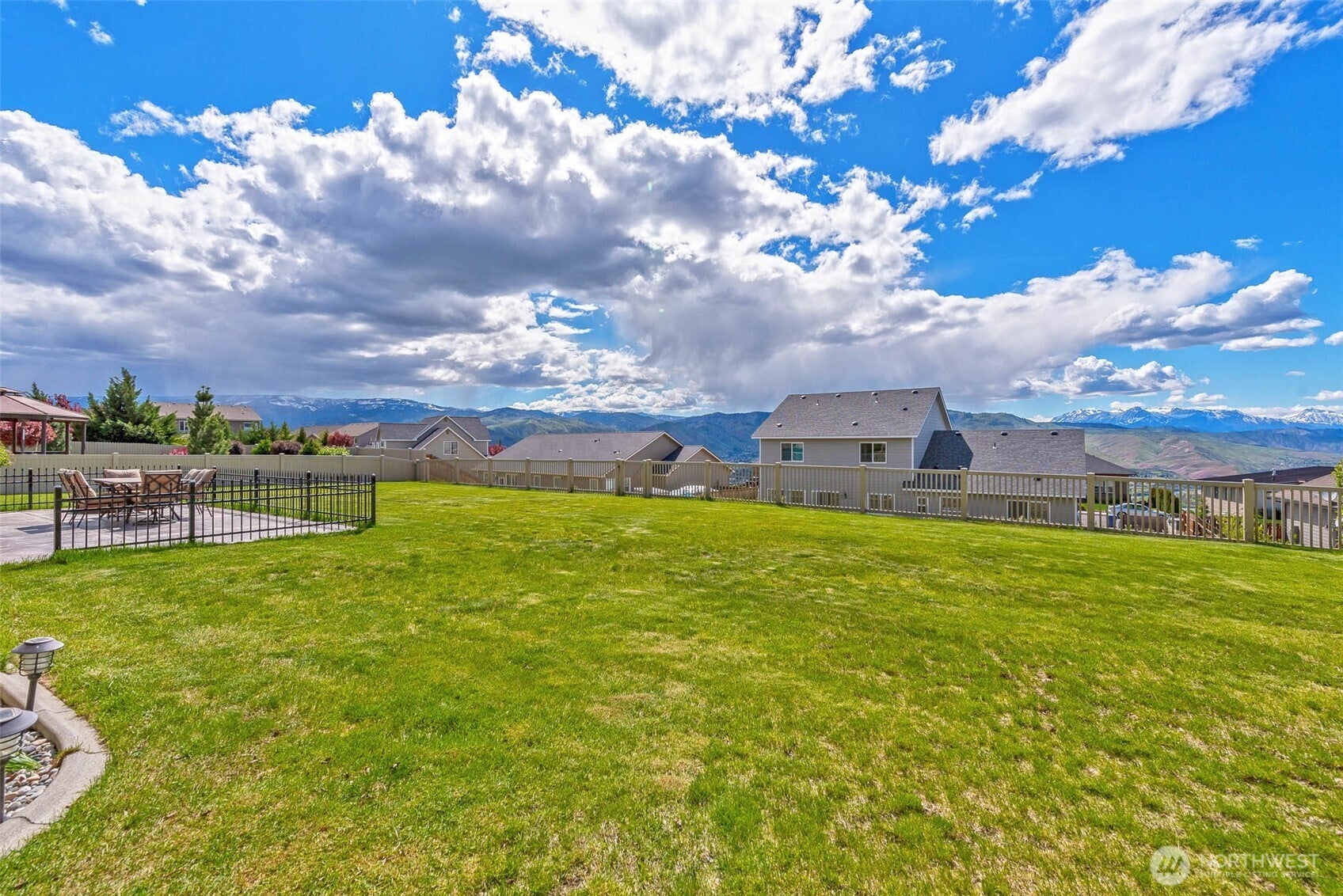 East Wenatchee, Washington, 98802, United States, 3 Bedrooms Bedrooms, ,3 BathroomsBathrooms,Residential,For Sale,1805668