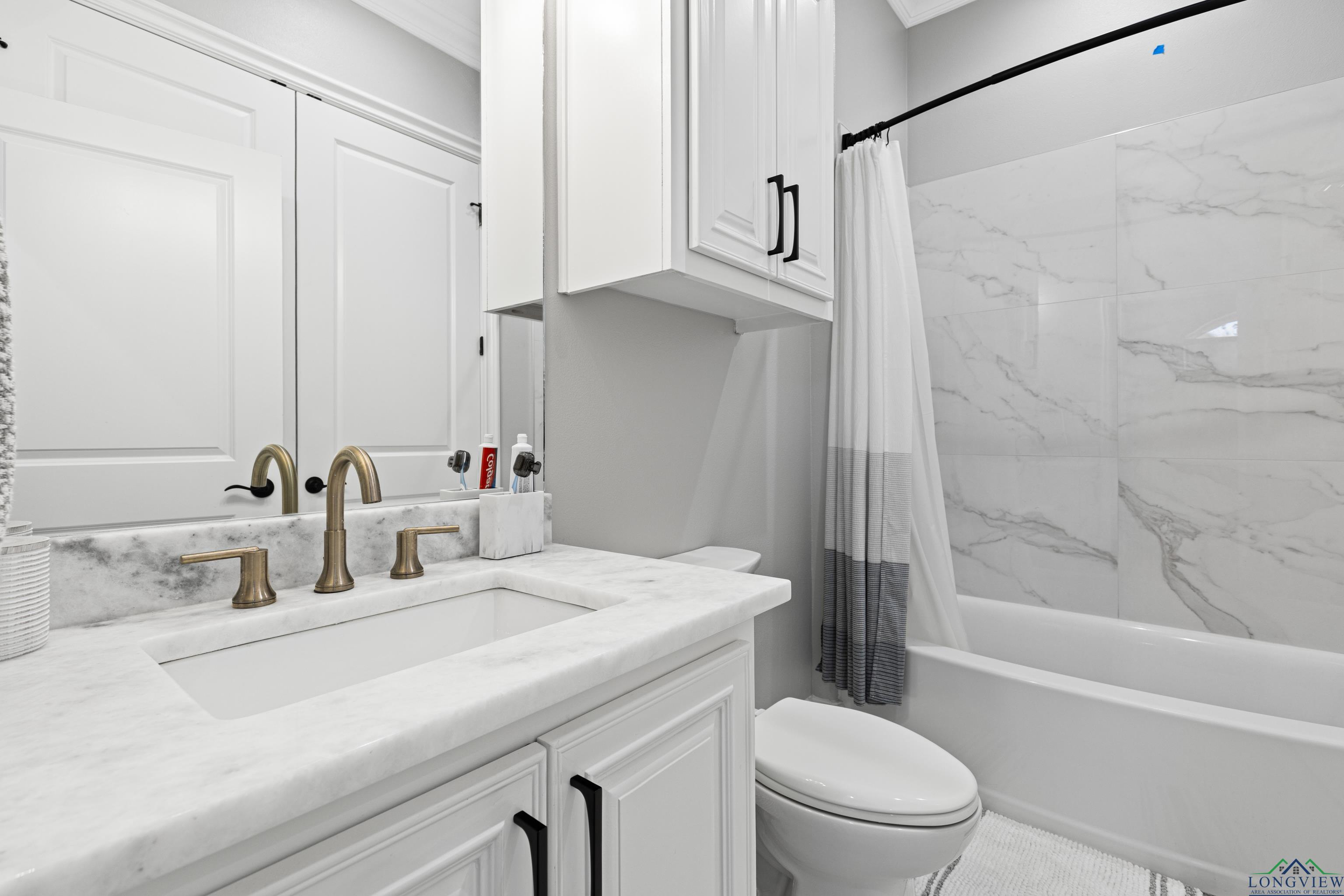 Tatum, Texas, 75691, United States, 6 Bedrooms Bedrooms, ,5 BathroomsBathrooms,Residential,For Sale,1967994