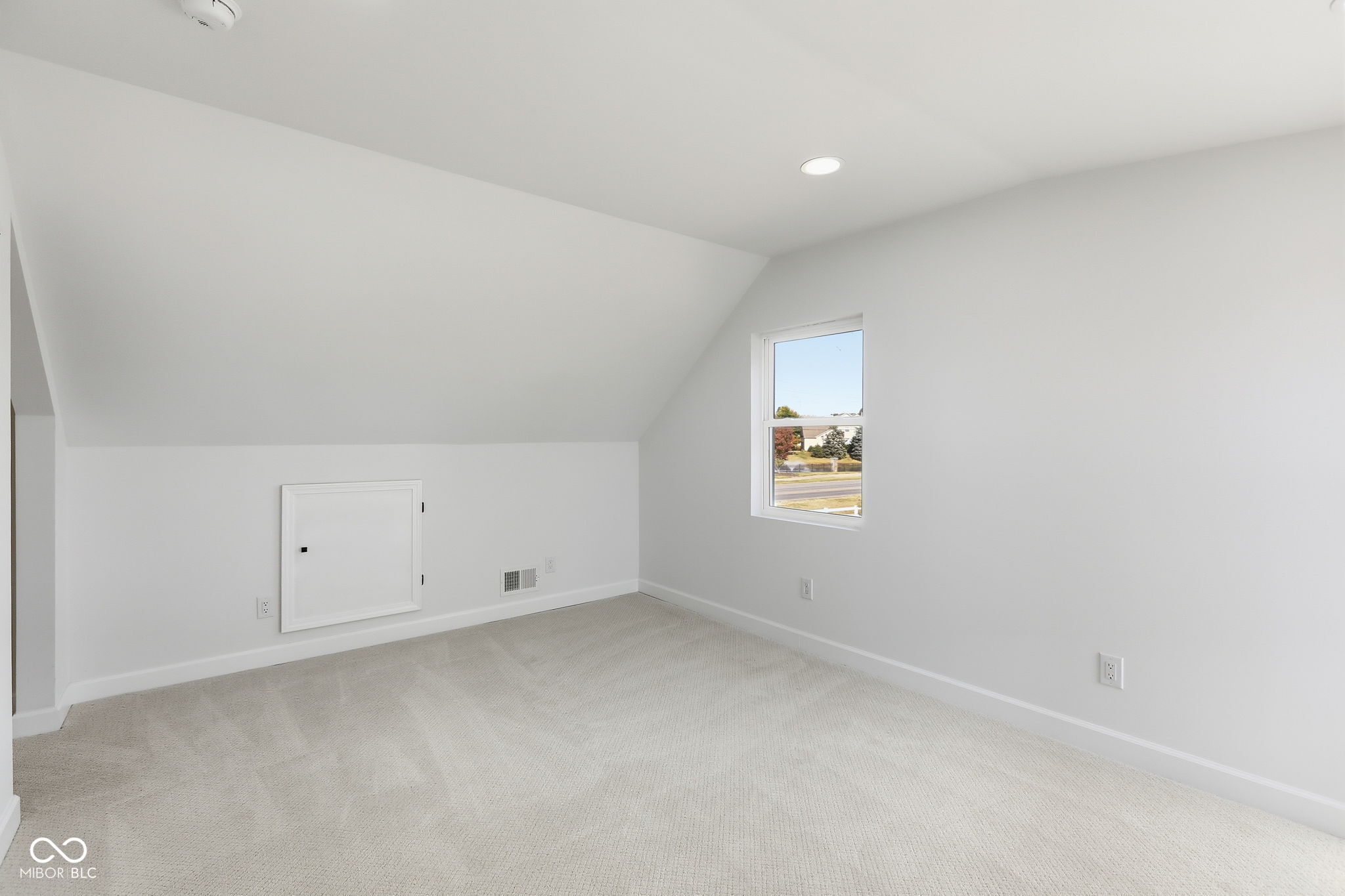 Carmel, Indiana, 46033, United States, 4 Bedrooms Bedrooms, ,3 BathroomsBathrooms,Residential,For Sale,1998022