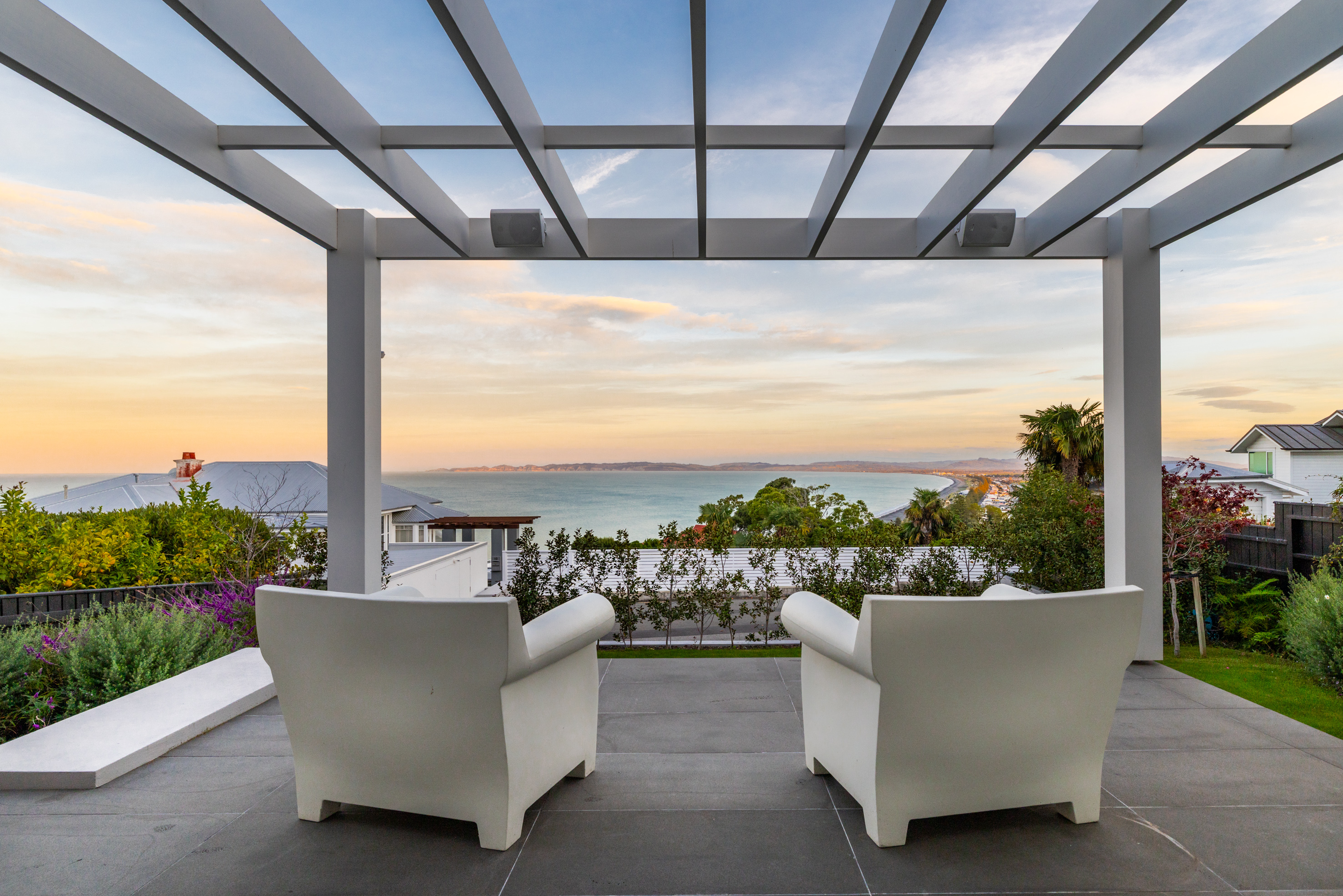  A Fully Reimagined Bluff Hill Residence - 物件實景