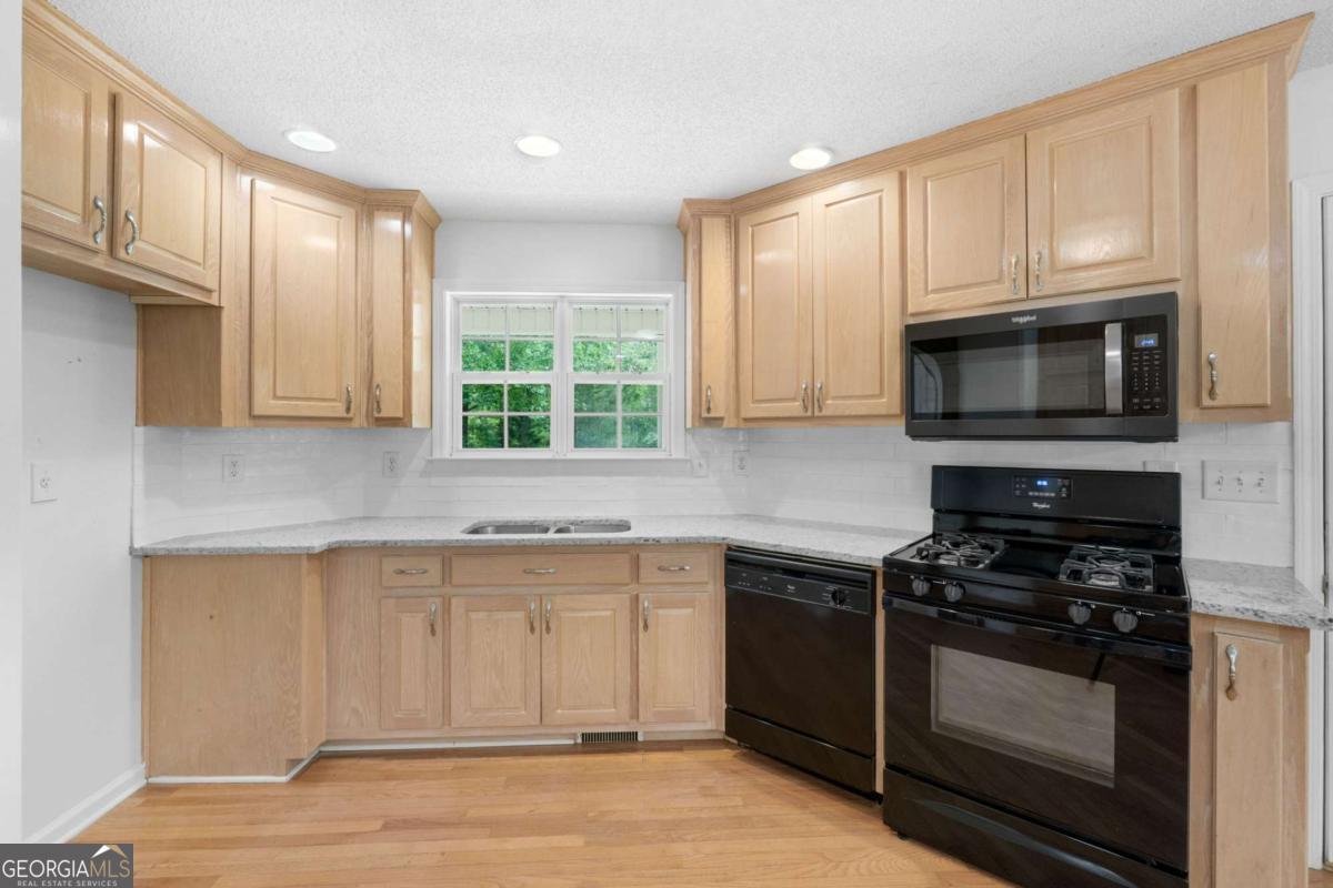 Jackson, Georgia, 30233, United States, 4 Bedrooms Bedrooms, ,3 BathroomsBathrooms,Residential,For Sale,1904373